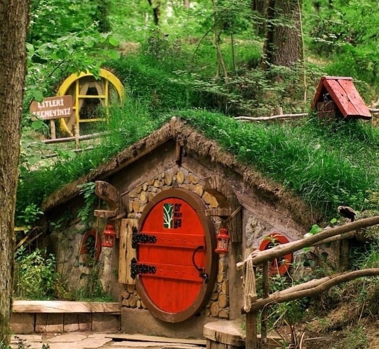 Hobbit Evleri İle Masal Diyarı Olan: Kartepe - Ormanya 